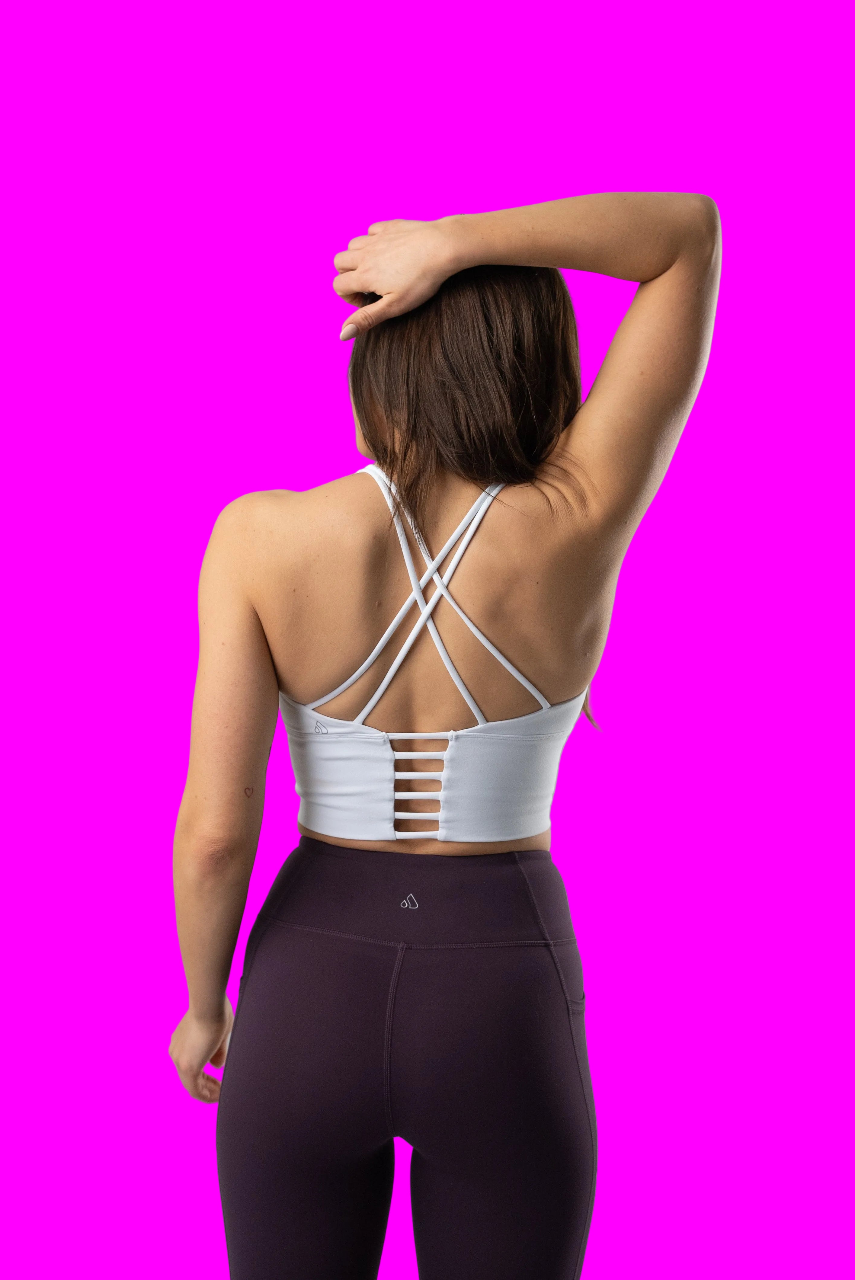 Hanging neck and waist cinching dress